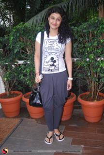 Ragini Khanna feet photo 9