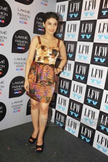 Ragini Khanna feet photo 10