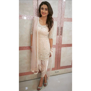 Ragini Khanna feet photo 5
