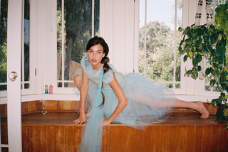 Rainey Qualley feet photo thumbnail