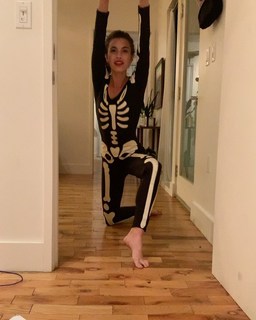 Rainey Qualley feet photo thumbnail