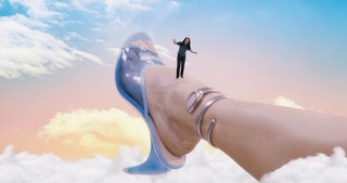 Rainey Qualley feet photo thumbnail