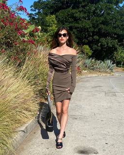 Rainey Qualley feet photo thumbnail