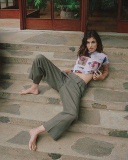 Rainey Qualley feet photo thumbnail