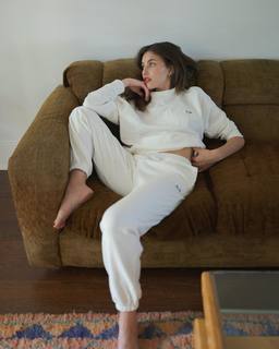 Rainey Qualley feet photo thumbnail