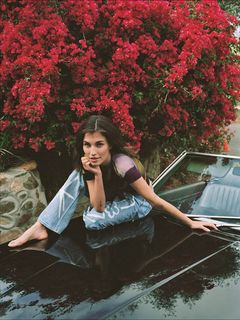 Rainey Qualley feet photo thumbnail