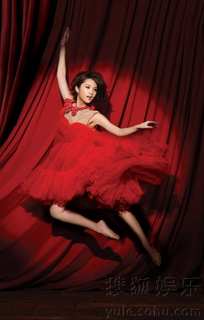Rainie Yang feet photo 12