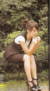 Rainie Yang feet photo 10