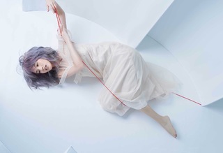 Rainie Yang feet photo 16