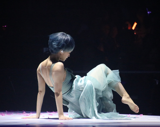 Rainie Yang feet photo 12