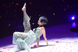 Rainie Yang feet photo 11
