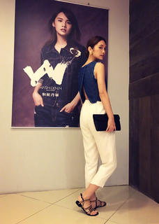 Rainie Yang feet photo 1