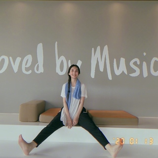 Rainie Yang feet photo 11