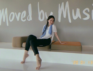 Rainie Yang feet photo 8