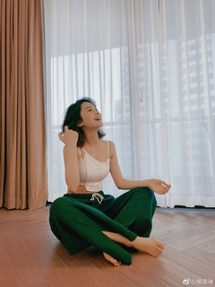 Rainie Yang feet photo 15