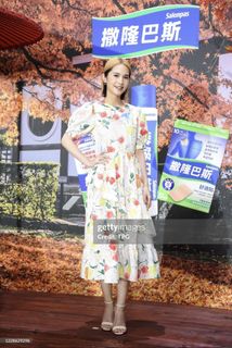 Rainie Yang feet photo 3