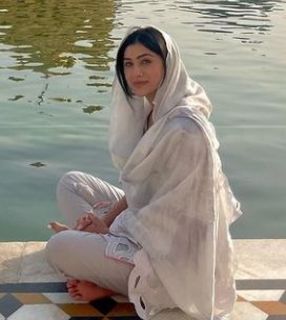 Raj Shoker feet photo 7