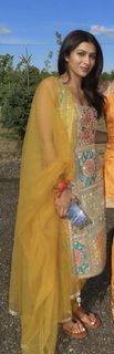Raj Shoker feet photo 1