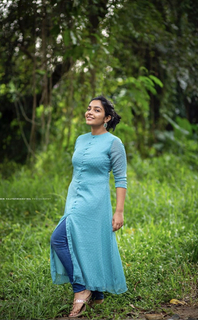 Rajisha Vijayan feet photo 18
