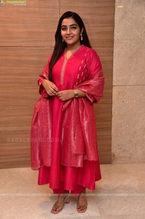 Rajisha Vijayan feet photo 12