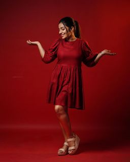 Rajisha Vijayan feet photo 4