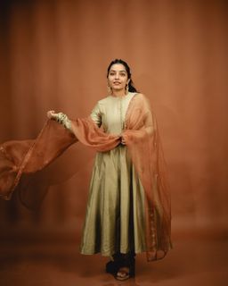 Rajisha Vijayan feet photo 5