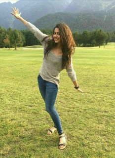 Rakul Preet Singh feet photo thumbnail
