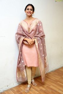 Rakul Preet Singh feet photo thumbnail