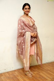 Rakul Preet Singh feet photo thumbnail