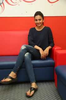 Rakul Preet Singh feet photo thumbnail