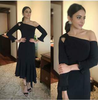 Rakul Preet Singh feet photo thumbnail