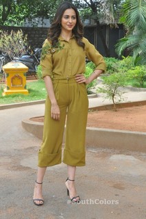 Rakul Preet Singh feet photo thumbnail