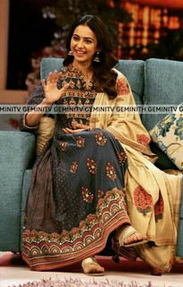 Rakul Preet Singh feet photo thumbnail