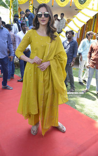 Rakul Preet Singh feet photo thumbnail