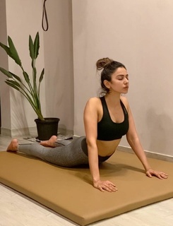 Rakul Preet Singh feet photo thumbnail