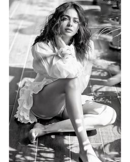 Rakul Preet Singh feet photo thumbnail