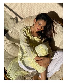 Rakul Preet Singh feet photo thumbnail