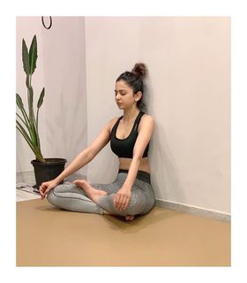Rakul Preet Singh feet photo thumbnail