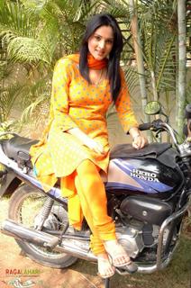 Ramya feet photo 9