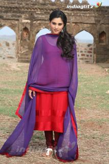 Ramya feet photo 3