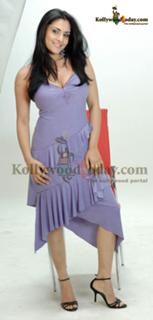 Ramya feet photo 5