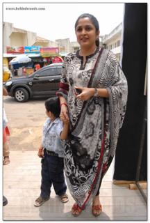 Ramya Krishna feet photo 8