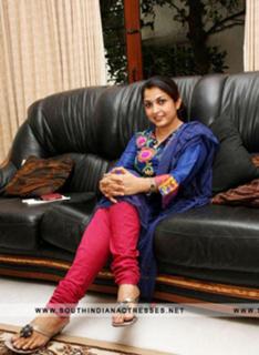 Ramya Krishna feet photo 20