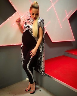 Ramóna Kiss feet photo 3