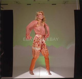 Randi Oakes feet photo 13