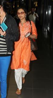 Rani Mukerji feet photo thumbnail