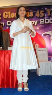 Rani Mukerji feet photo thumbnail