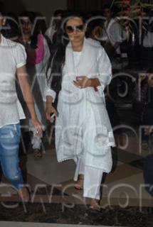 Rani Mukerji feet photo thumbnail