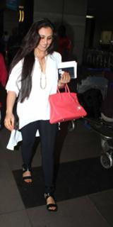 Rani Mukerji feet photo thumbnail