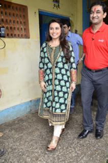 Rani Mukerji feet photo thumbnail